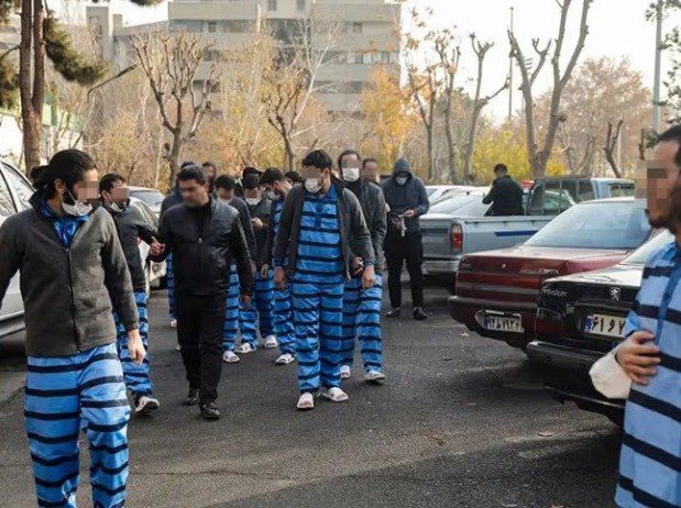 بعد نقض الإعدامات.. السجن ودفع الدية لـ 3 معتقلين في قضية "إكباتان" بإيران وتبرئة 3 آخرين